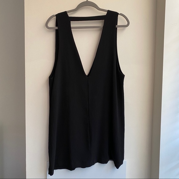 GOOD LUCK GEM short low V-cut black dress - Picture 4 of 5